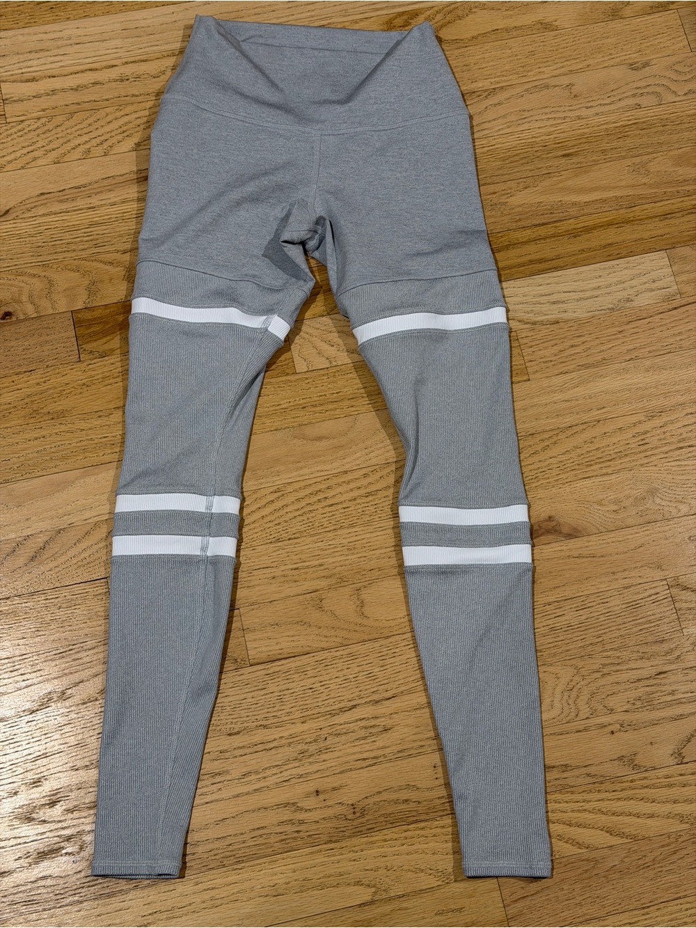 Brand new authentic alo yoga Leggings XXS